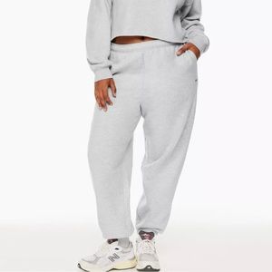 Aritzia Mega Fit Sweatpants